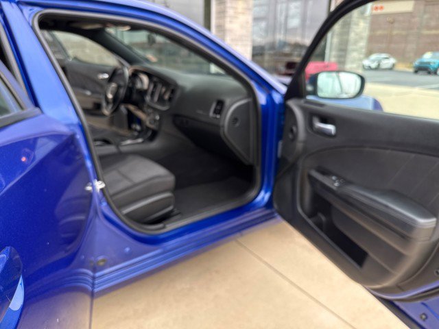 Used 2022 Dodge Charger SXT w/ Blacktop Package RWD image 13