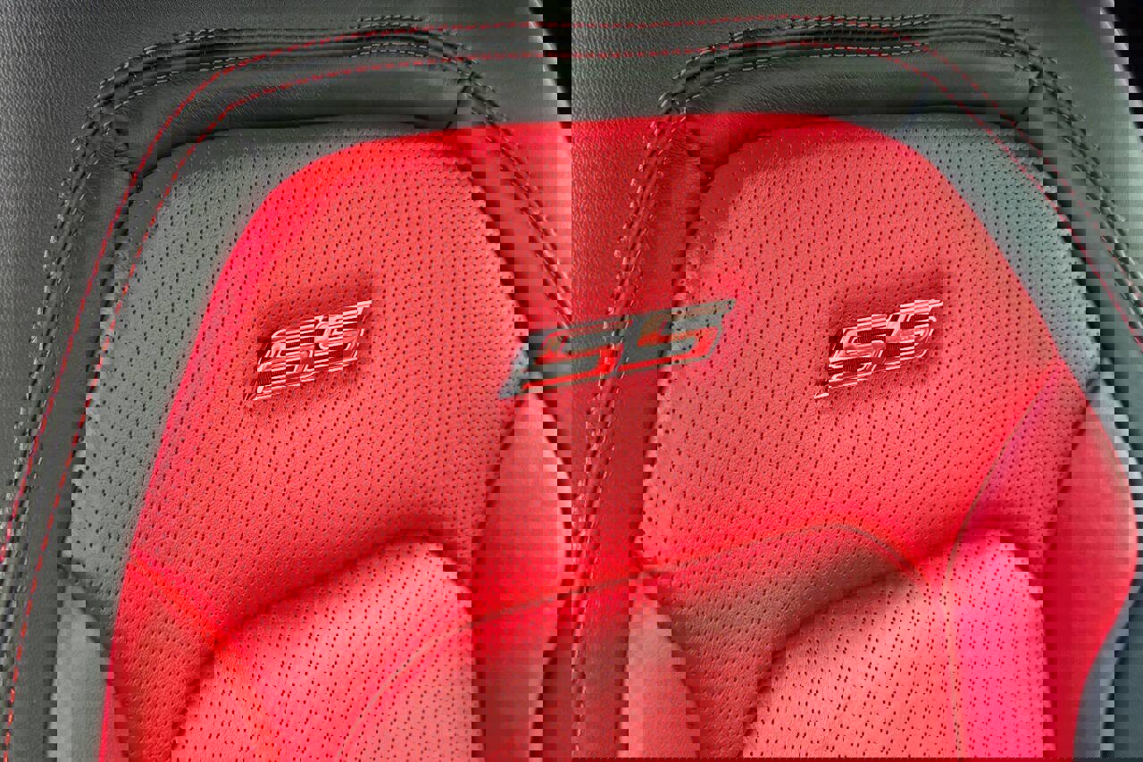 Used 2017 Chevrolet Camaro SS RWD image 16