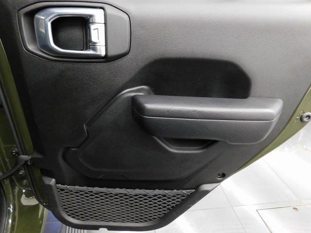 Used 2022 Jeep Gladiator Willys image 29