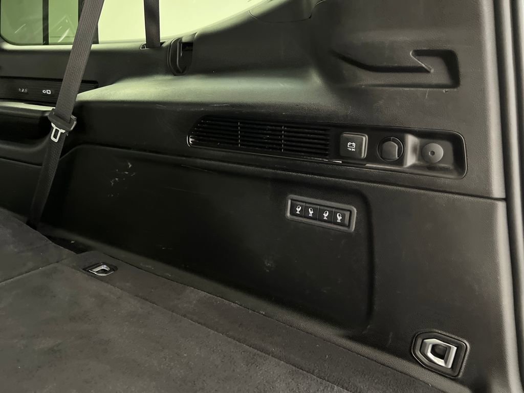 Used 2024 Jeep Wagoneer L Series II image 42