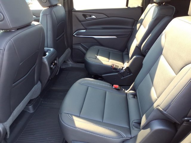 New 2027 Chevrolet Traverse LT w/ Sun and Wheel Package FWD image 9