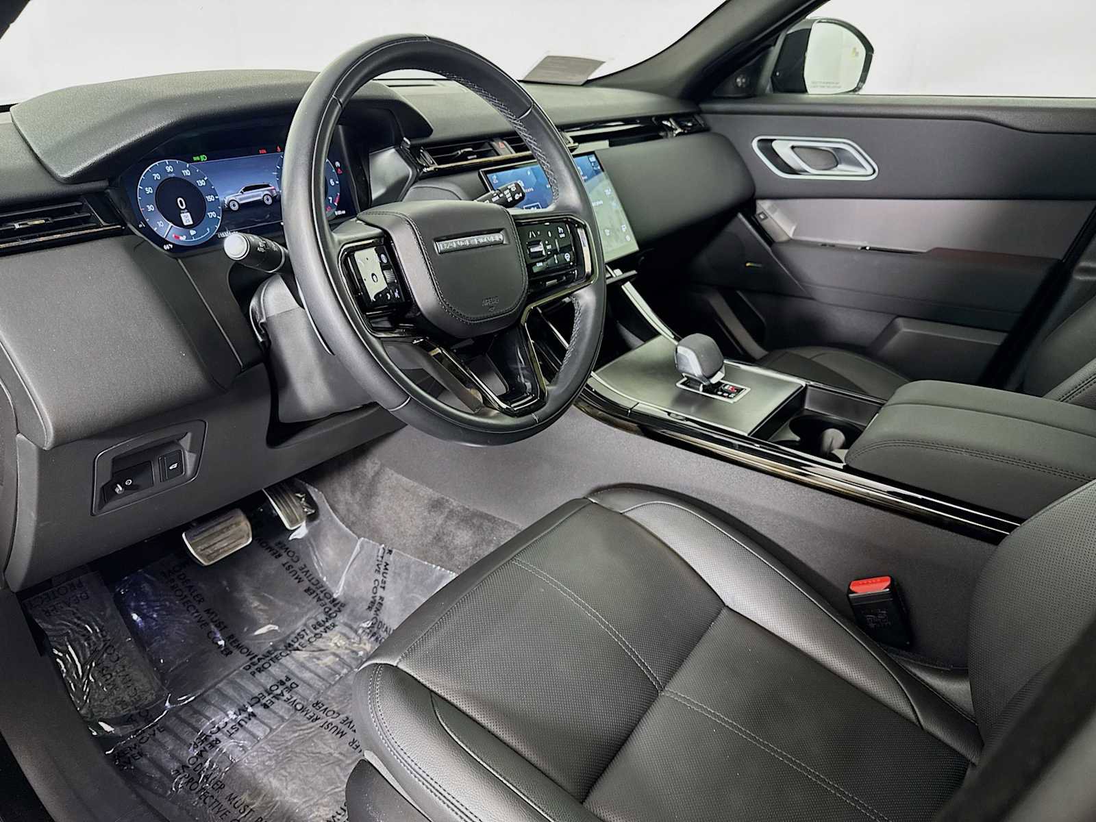 Used 2025 Land Rover Range Rover Velar Dynamic SE image 9