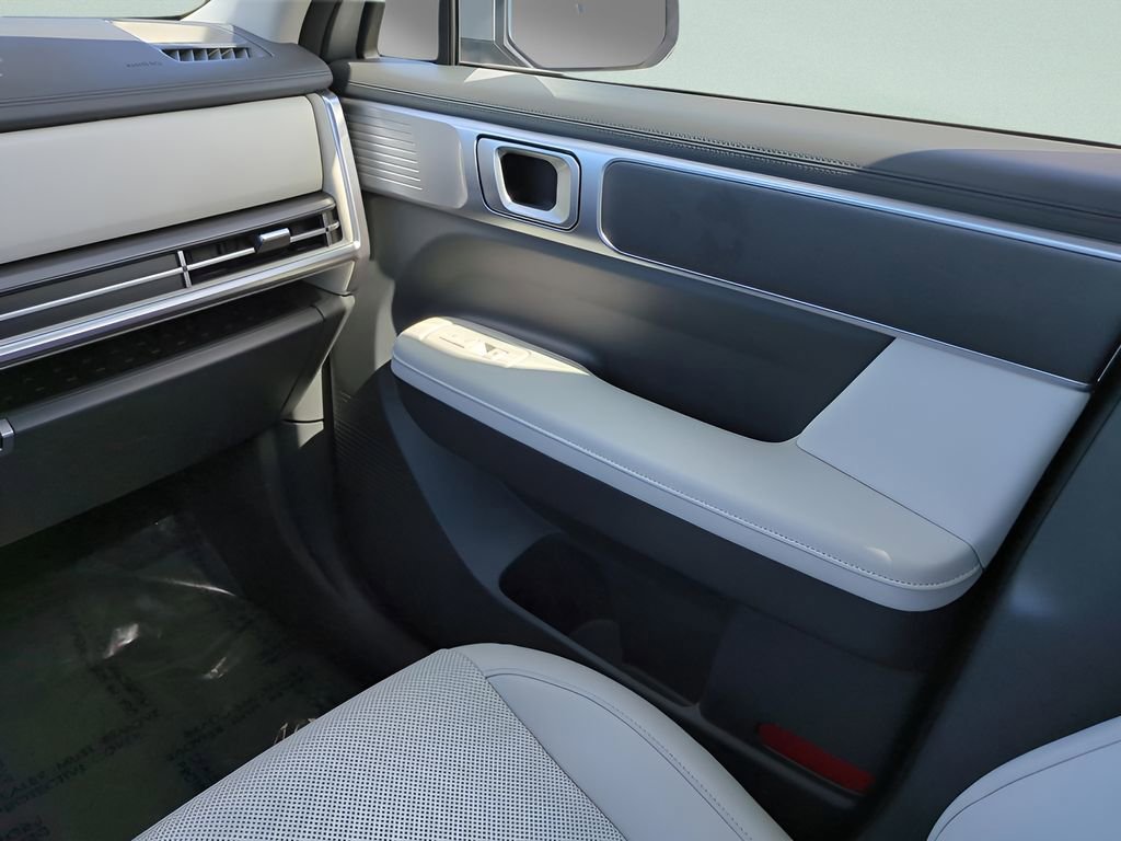 Used 2025 Hyundai Santa Fe SEL image 16