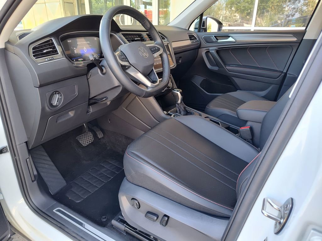 Used 2024 Volkswagen Tiguan Wolfsburg Edition image 2
