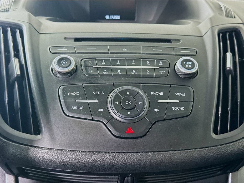 Used 2018 Ford Escape SE w/ Ford Safe & Smart Package FWD image 6