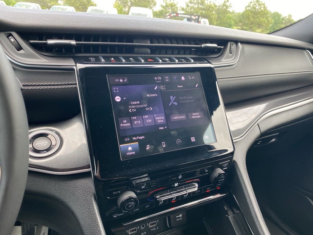 Used 2023 Jeep Grand Cherokee Altitude AWD/4WD image 20