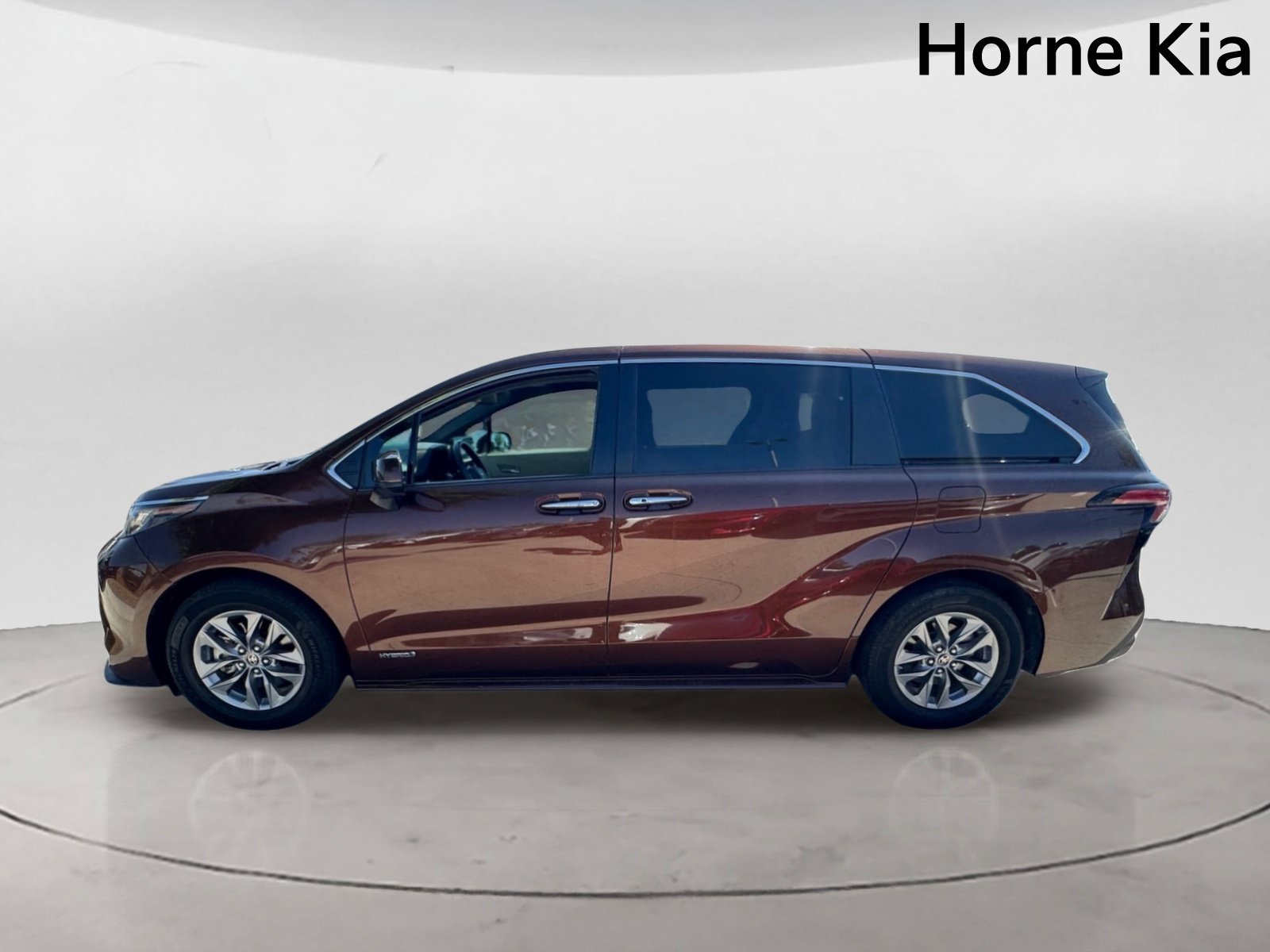 Used 2021 Toyota Sienna XLE FWD image 6