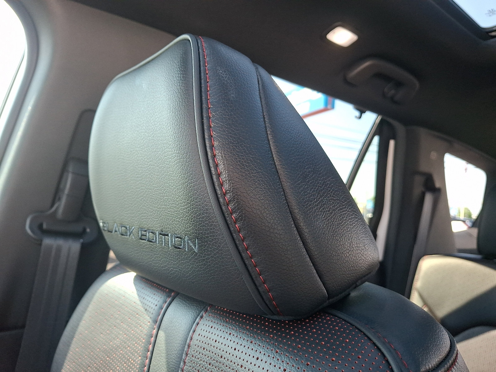 Used 2025 Honda Pilot Black Edition image 13