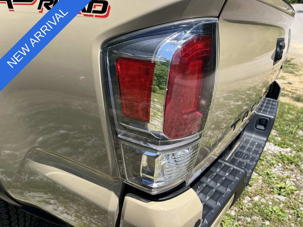 Used 2020 Toyota Tacoma TRD Off-Road w/ TRD Premium Off Road Package RWD image 9