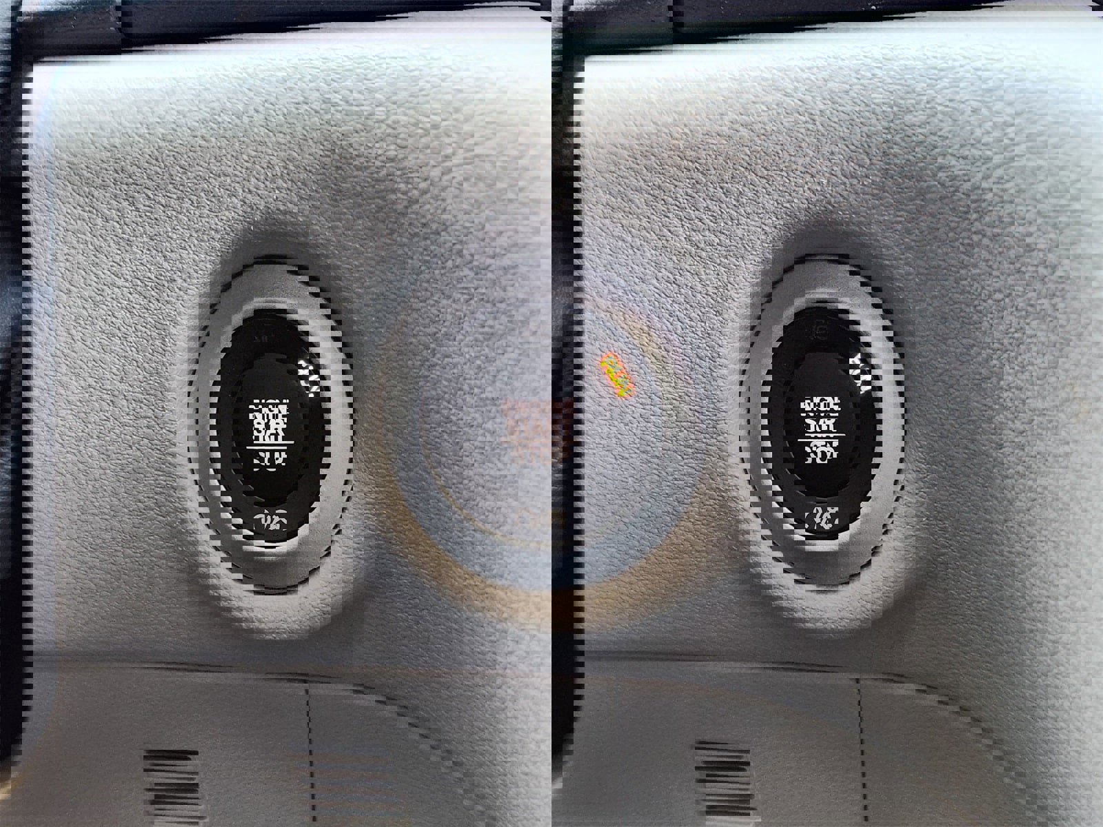 Used 2024 Chrysler Pacifica Touring-L image 21