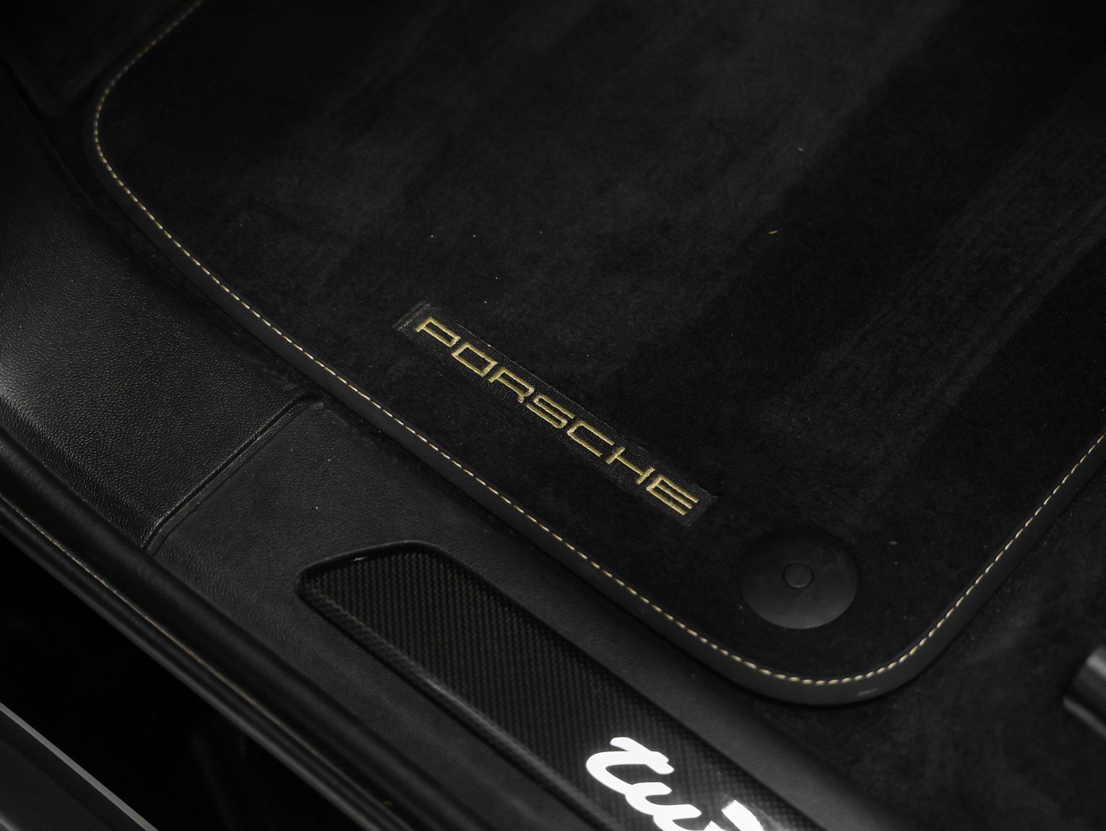 Used 2022 Porsche Cayenne Turbo GT image 43