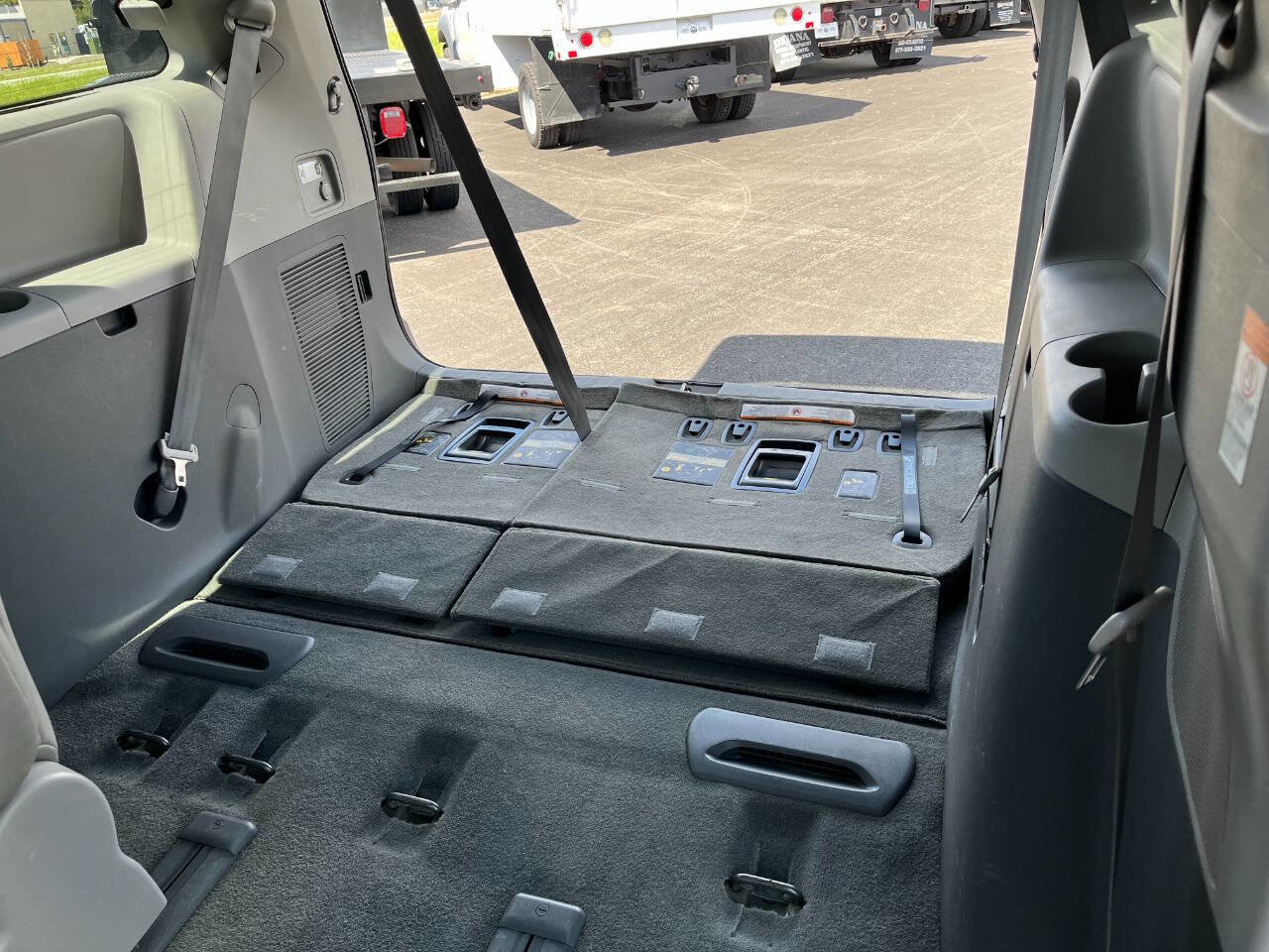 Used 2017 Toyota Sienna LE AWD/4WD image 18