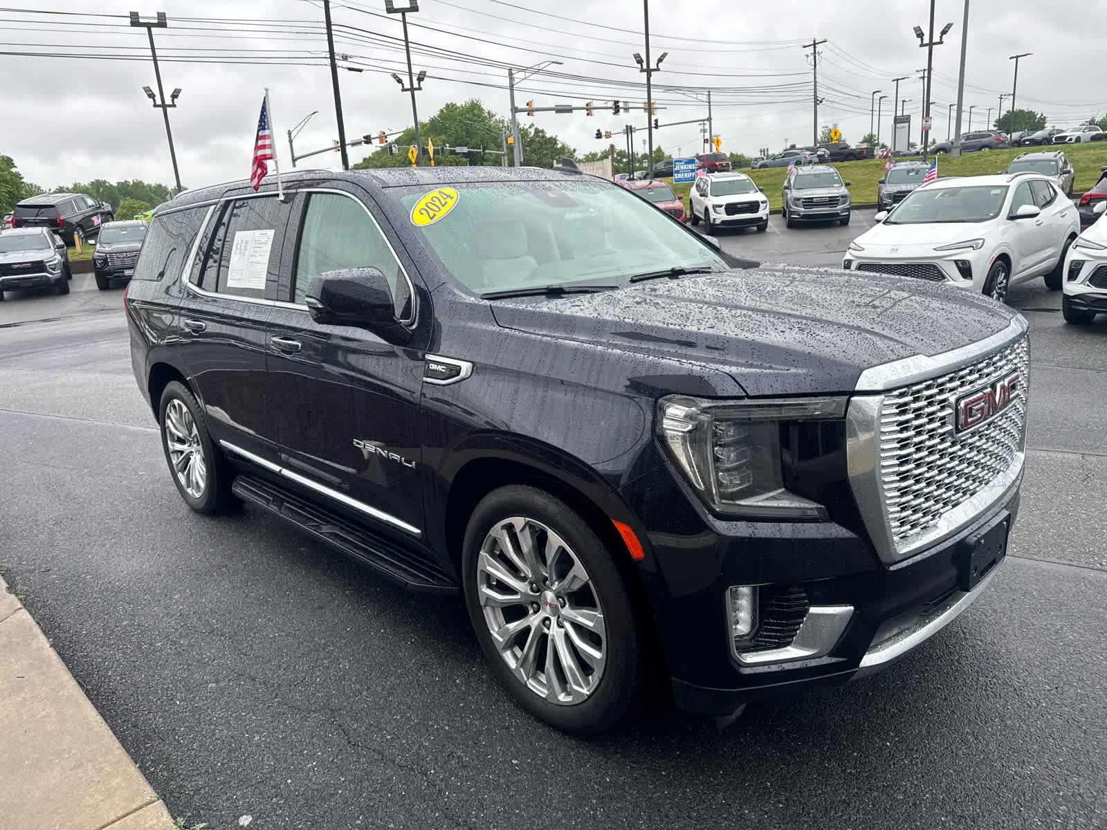 Used 2024 GMC Yukon Denali w/ Advanced Technology Package AWD/4WD image 14