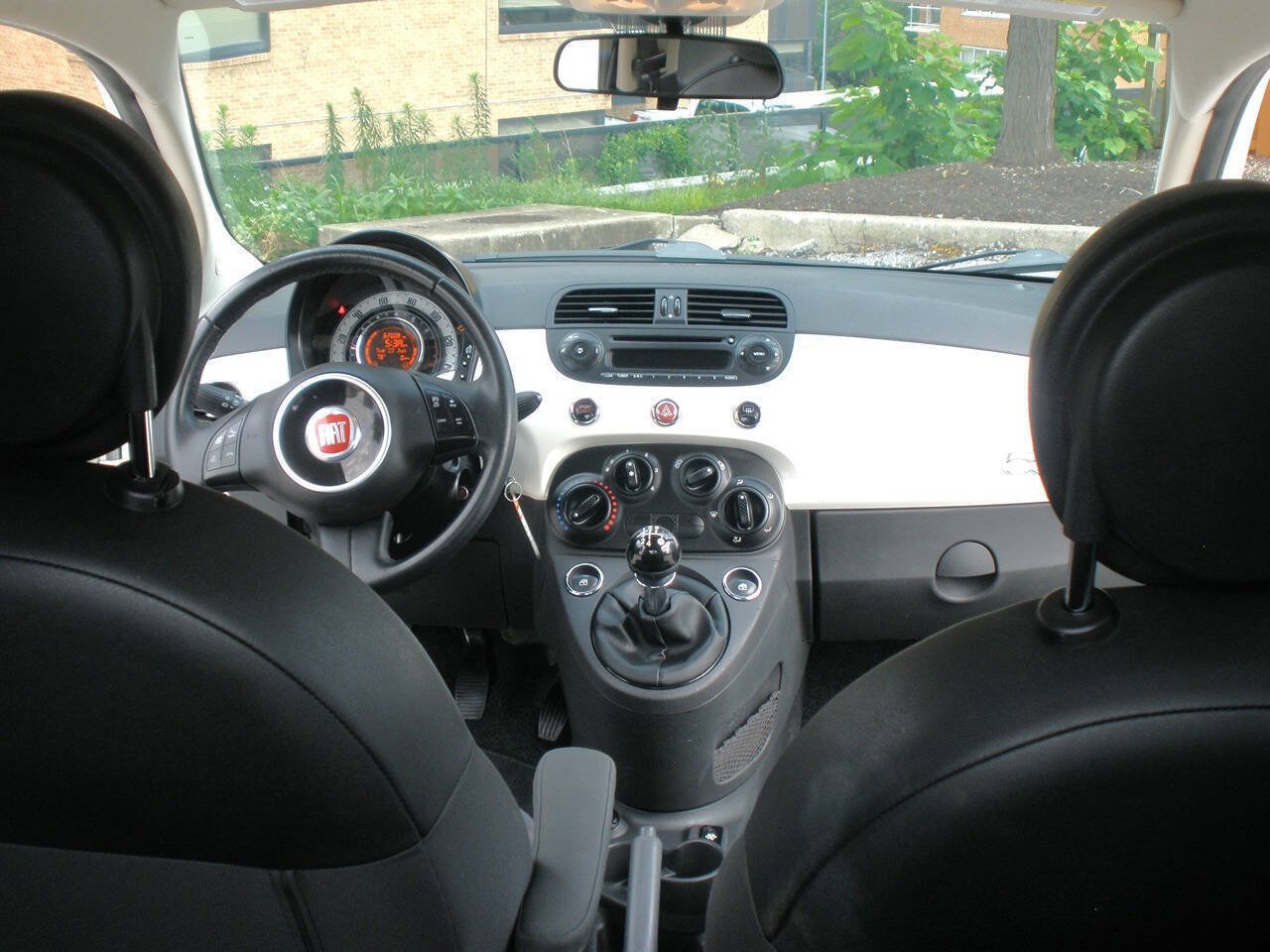 Used 2015 FIAT 500 Pop FWD image 23
