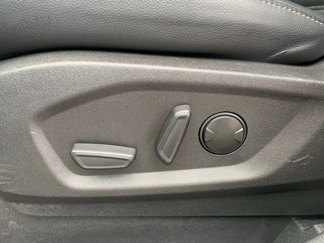 Used 2024 Ford Edge SEL AWD/4WD image 13