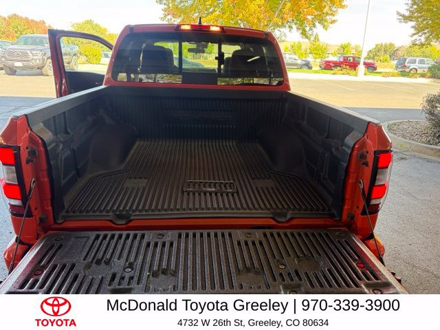Used 2025 Nissan Frontier PRO-4X AWD/4WD image 11