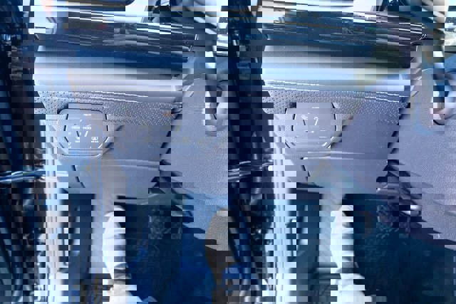 New 2026 Volkswagen Atlas Cross Sport SE image 18