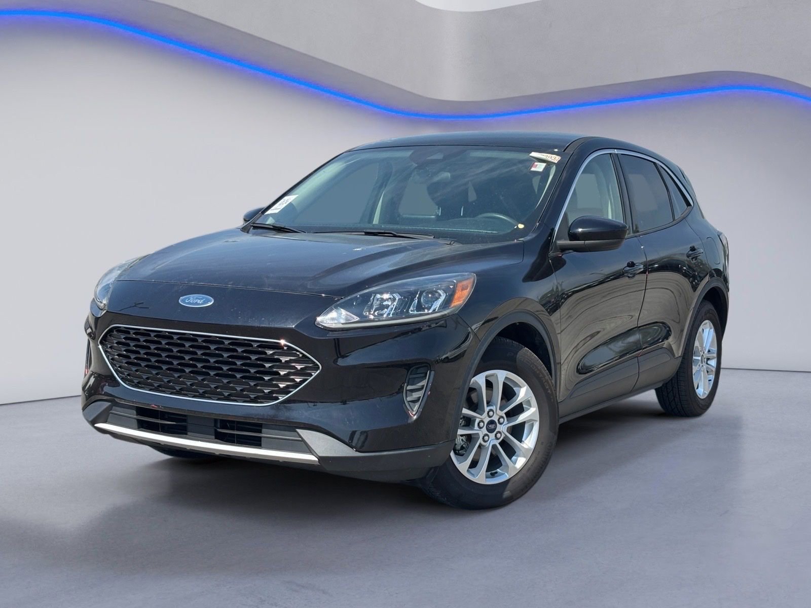 Used 2020 Ford Escape SE image 2