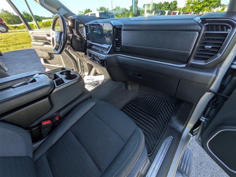 Used 2025 Chevrolet Silverado 2500 LT w/ Convenience Package AWD/4WD image 23