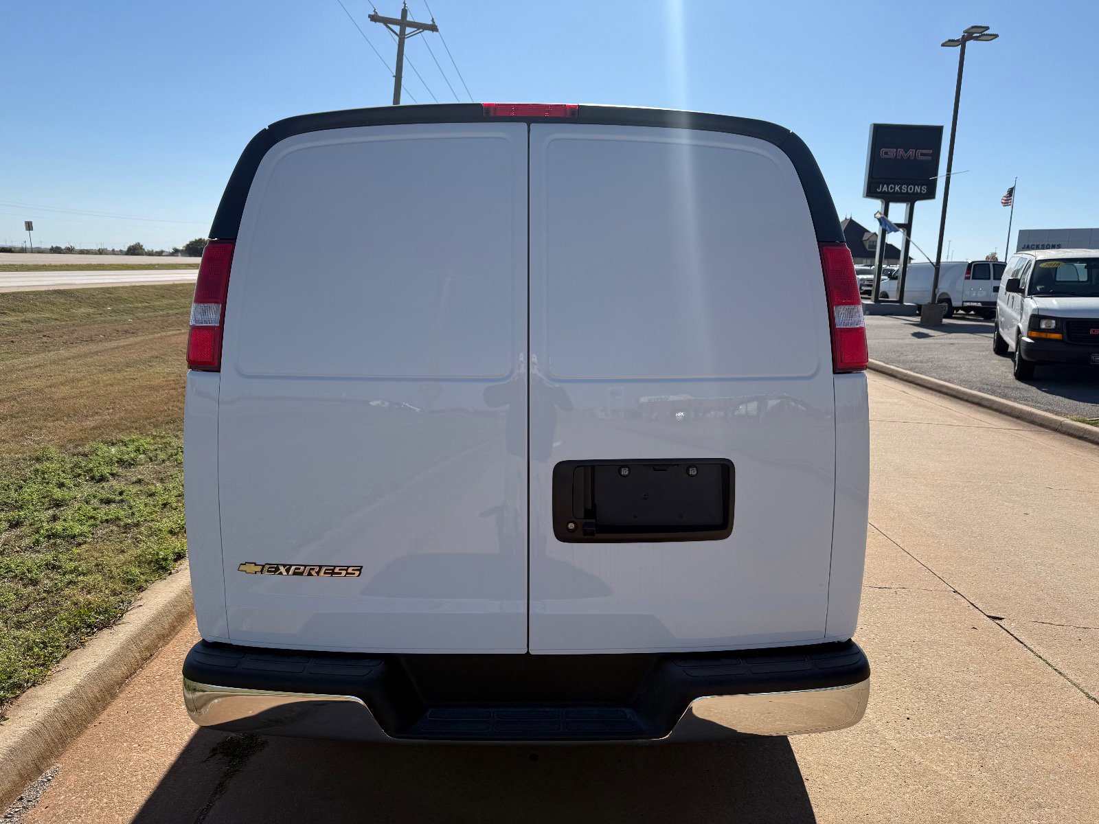 New 2025 Chevrolet Express 3500 Extended w/ Driver Convenience Package image 4