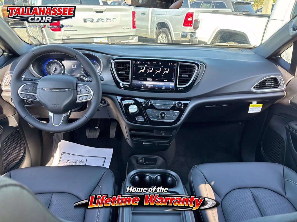New 2027 Chrysler Pacifica LX FWD image 32