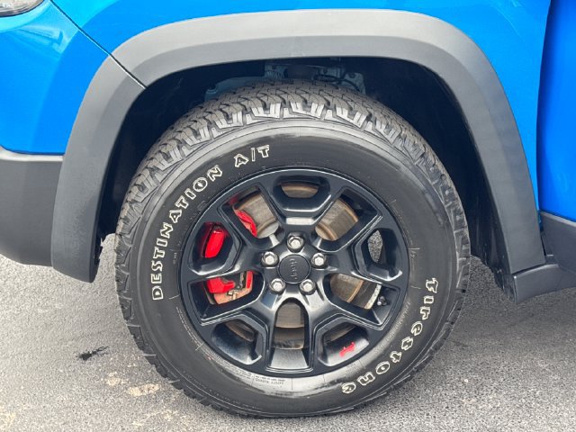 Used 2022 Jeep Cherokee Trailhawk w/ Trailer Tow Group AWD/4WD image 26