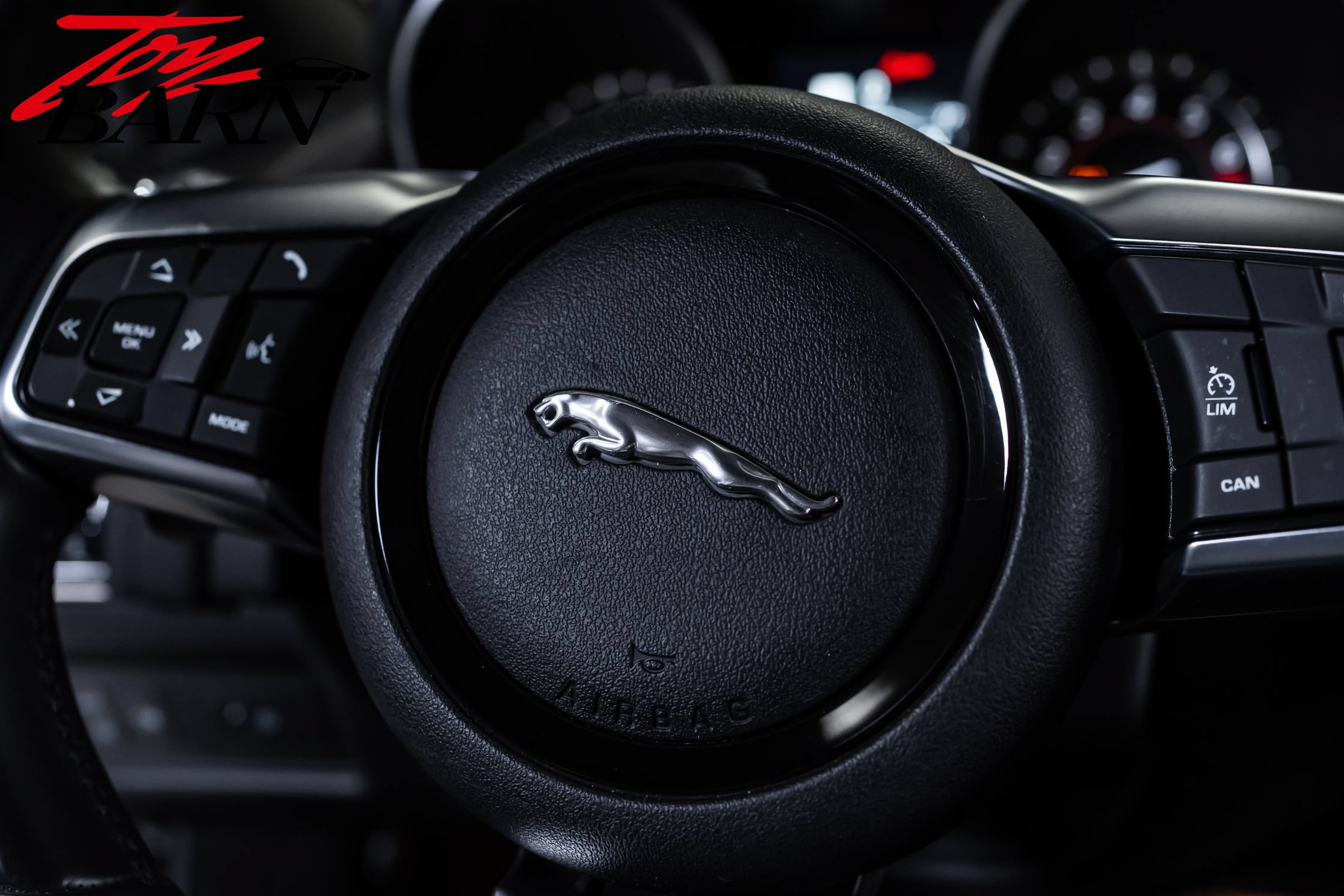 Used 2019 Jaguar F-TYPE Coupe RWD image 25