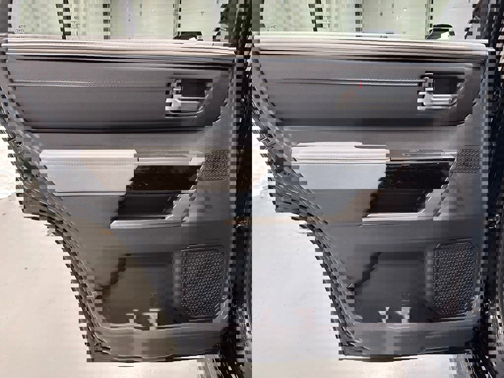 Used 2025 Toyota Sequoia Limited image 43