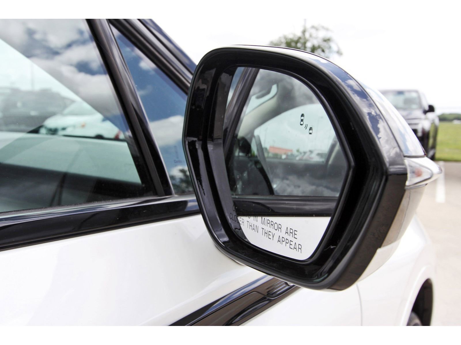 Used 2025 Lincoln Corsair FWD w/ Equipment Group 101A image 10