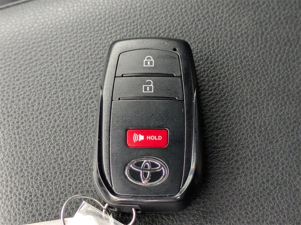 Certified 2025 Toyota Tacoma SR5 image 30