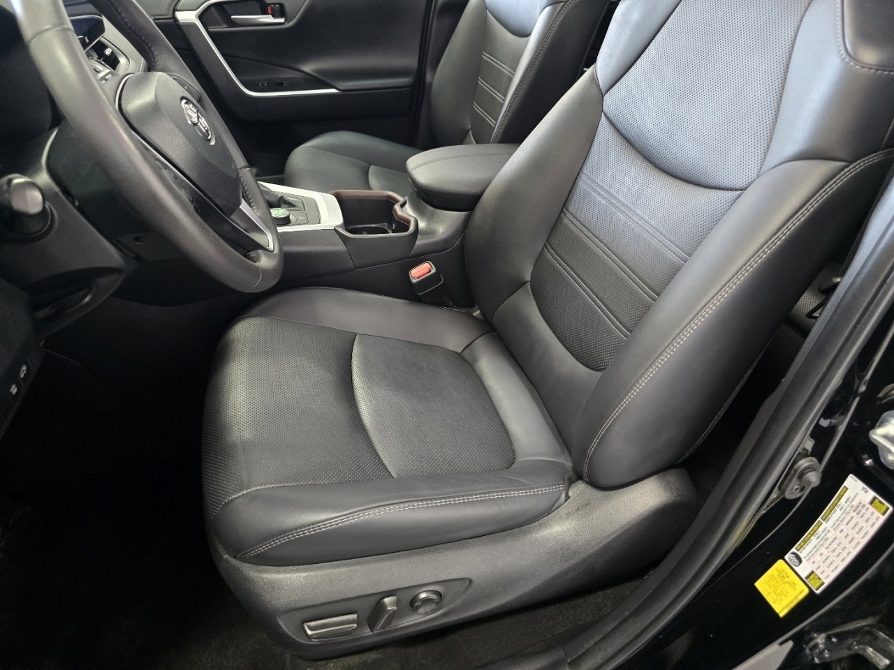 Used 2023 Toyota RAV4 Limited AWD/4WD image 26