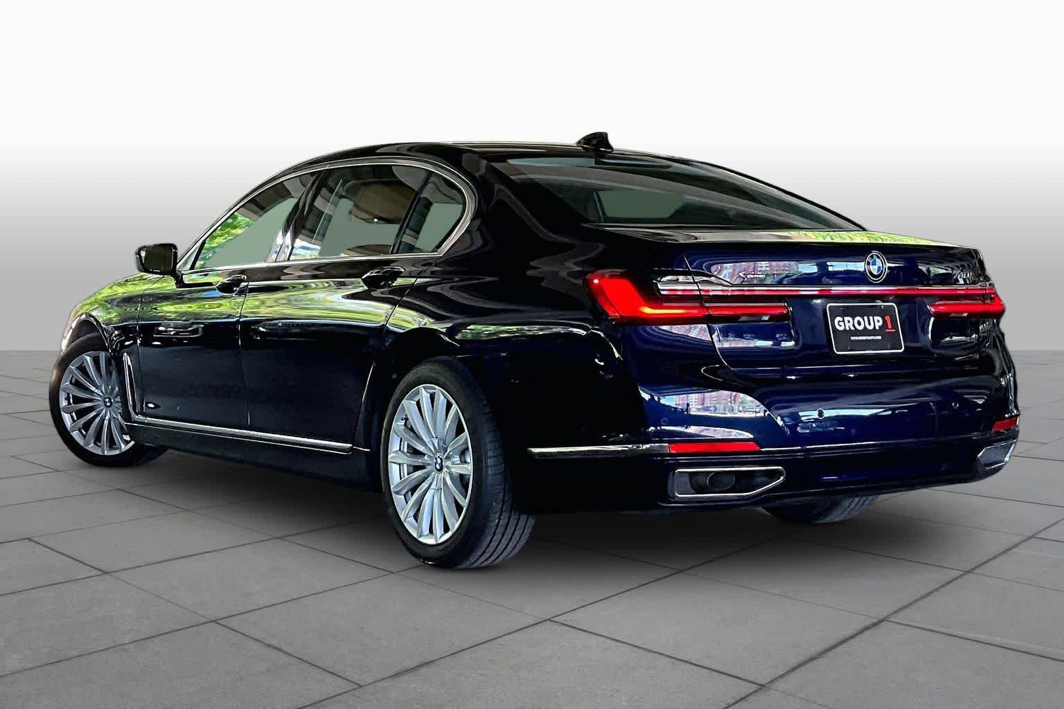 Used 2021 BMW 740i xDrive w/ Luxury Rear Seating Package AWD/4WD image 11