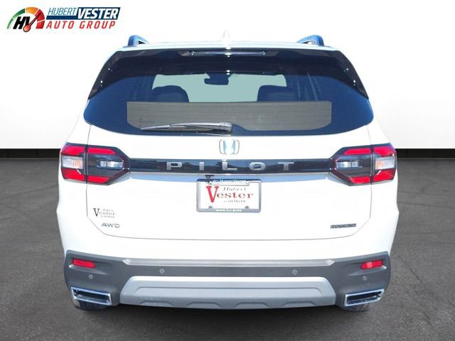 New 2025 Honda Pilot Touring image 7