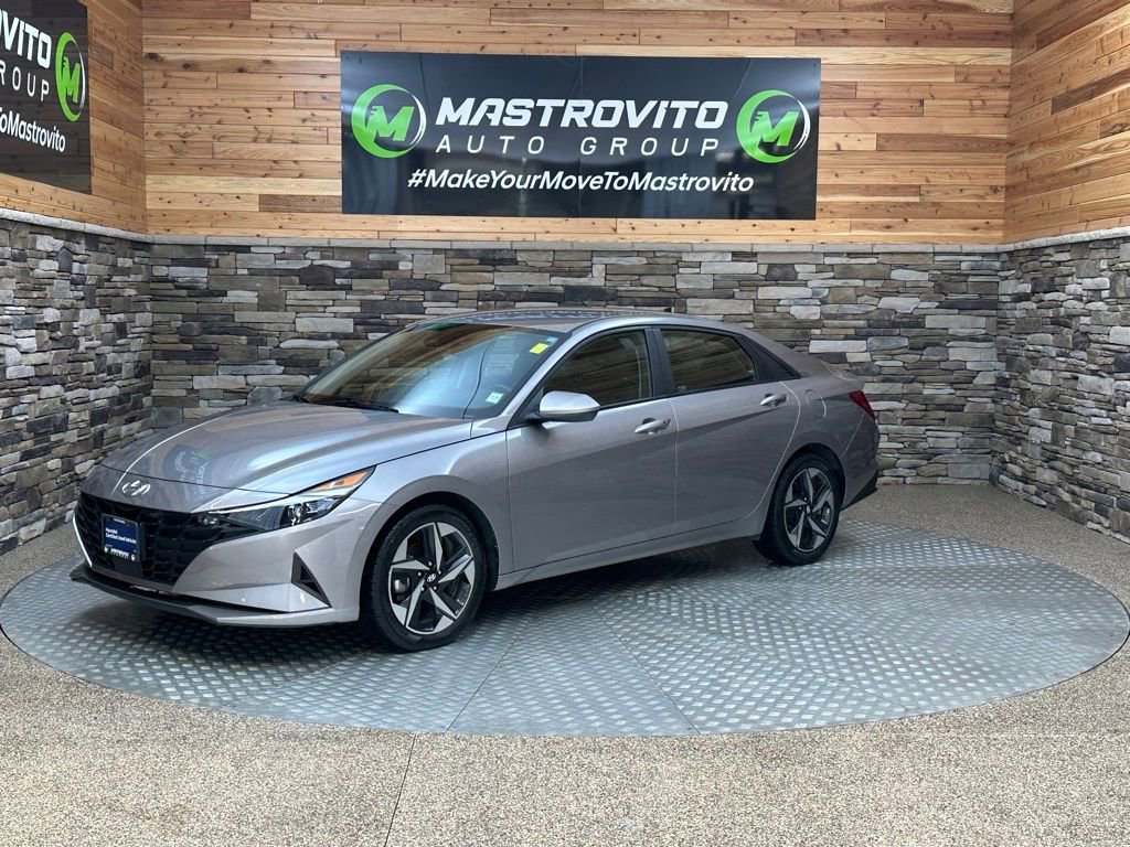 Used 2023 Hyundai Elantra SEL w/ Convenience Package image 5