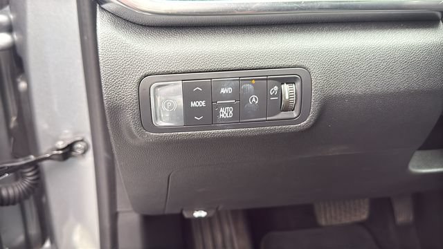 Used 2025 GMC Terrain Elevation AWD/4WD image 14