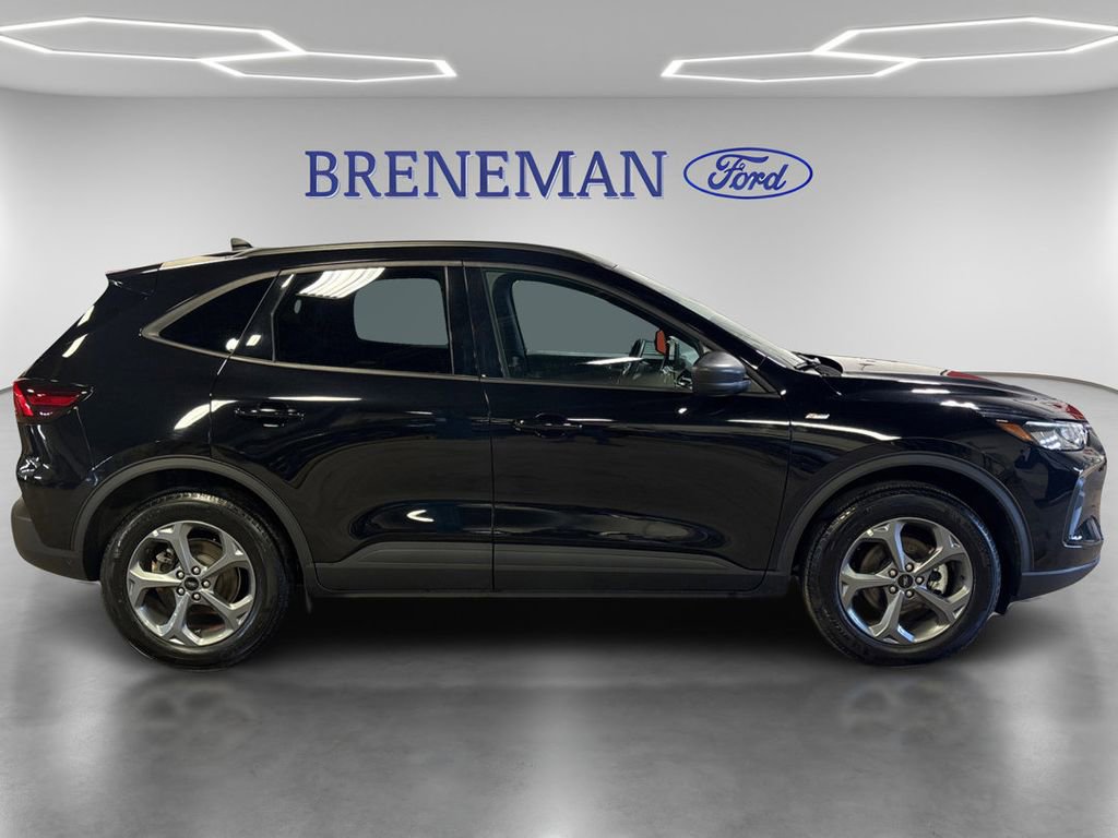 Certified 2025 Ford Escape ST-Line AWD/4WD image 4