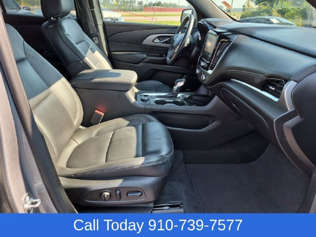 Used 2023 Chevrolet Traverse LT w/ LT Premium Package AWD/4WD image 41