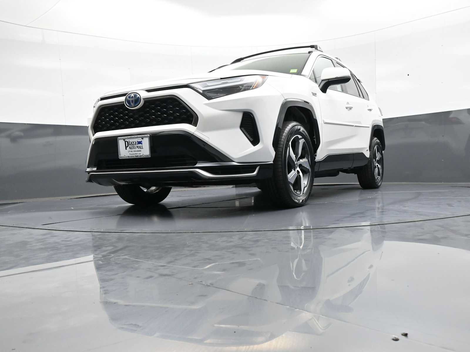 Used 2023 Toyota RAV4 SE w/ Weather & Moonroof Package AWD/4WD image 27