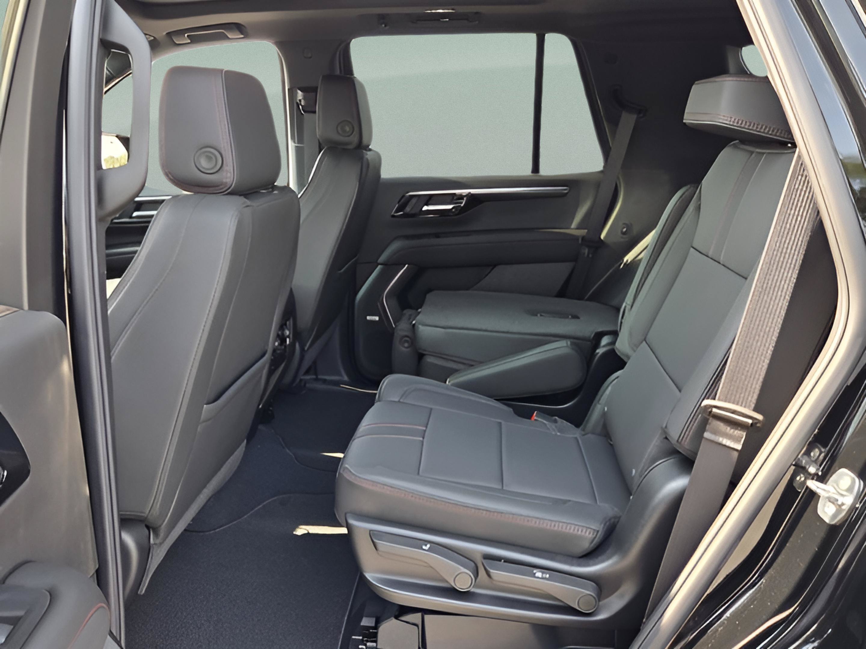 New 2026 Chevrolet Tahoe RST w/ Advanced Technology Package AWD/4WD image 11