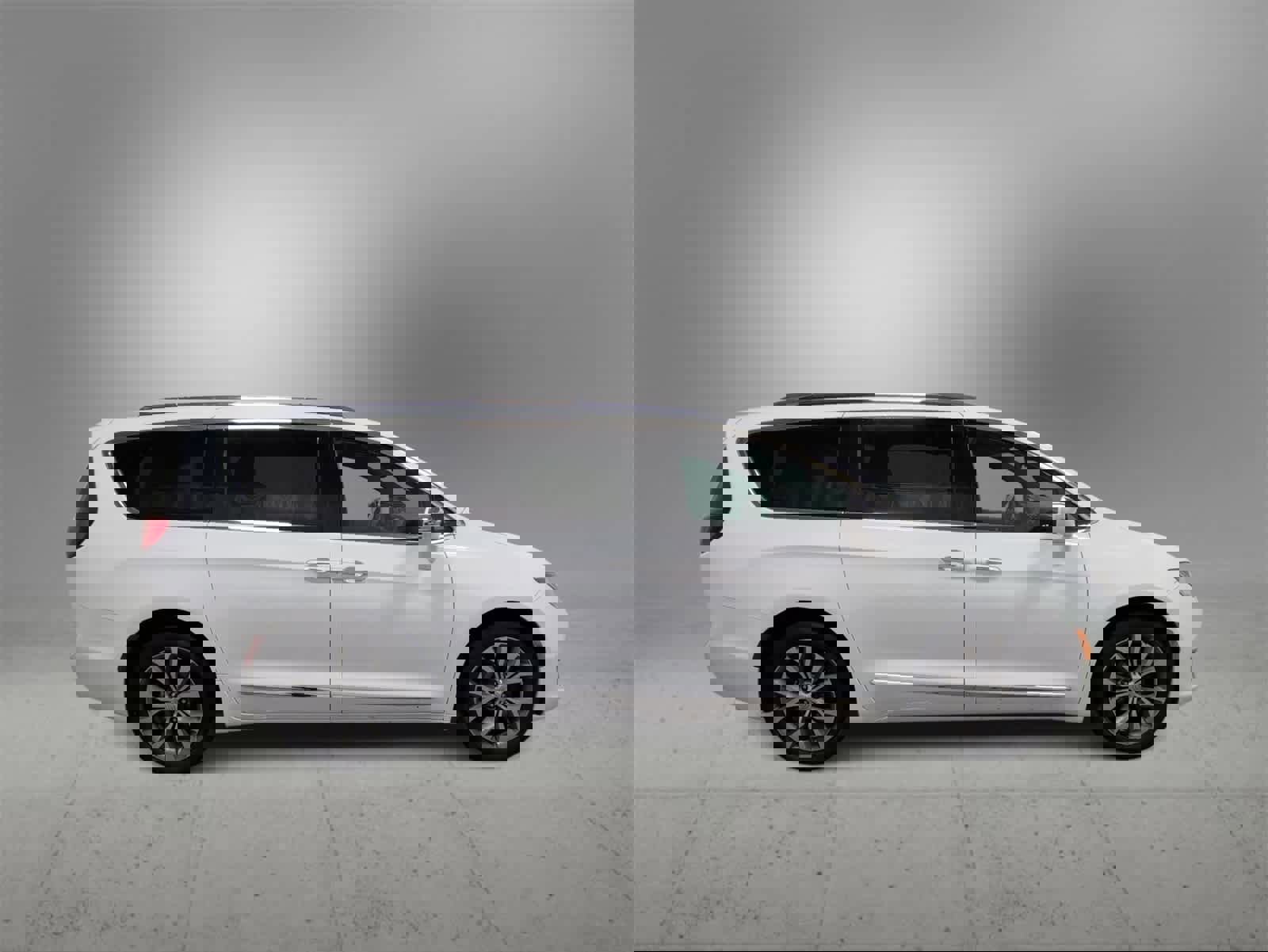 Certified 2020 Chrysler Pacifica Limited image 9