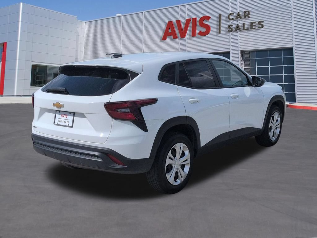 Used 2025 Chevrolet Trax LS FWD image 6