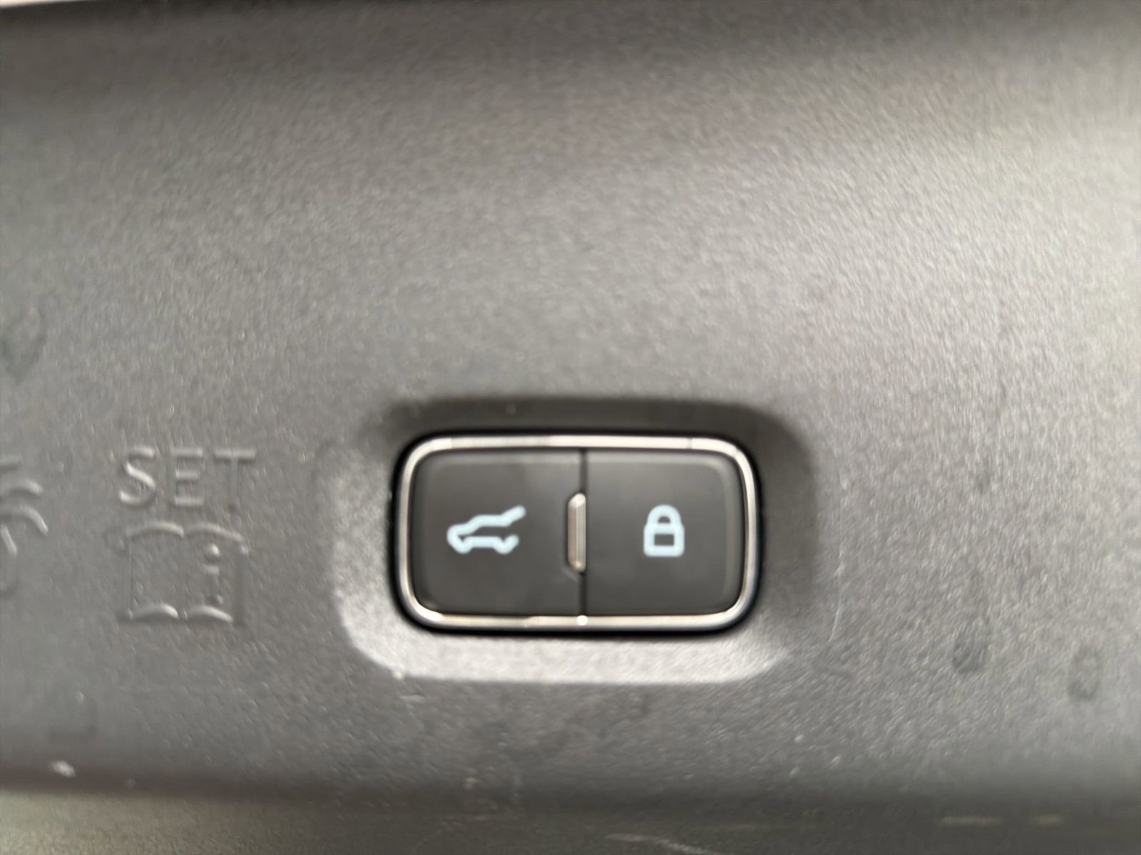 Used 2025 Ford Expedition Platinum image 16