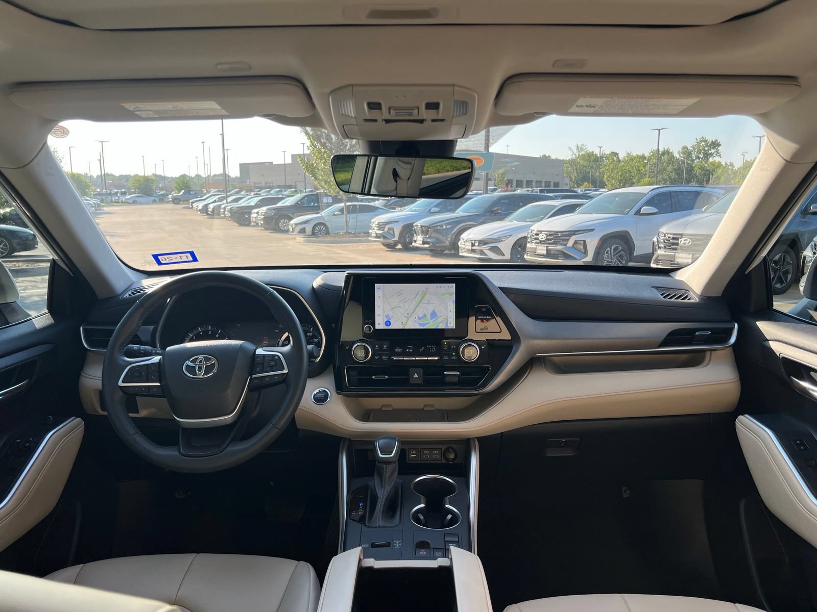 Used 2023 Toyota Highlander XLE FWD image 23