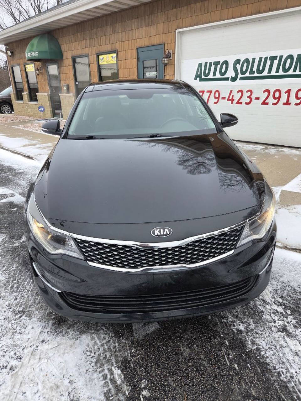 Used 2018 Kia Optima EX w/ Premium Package image 3