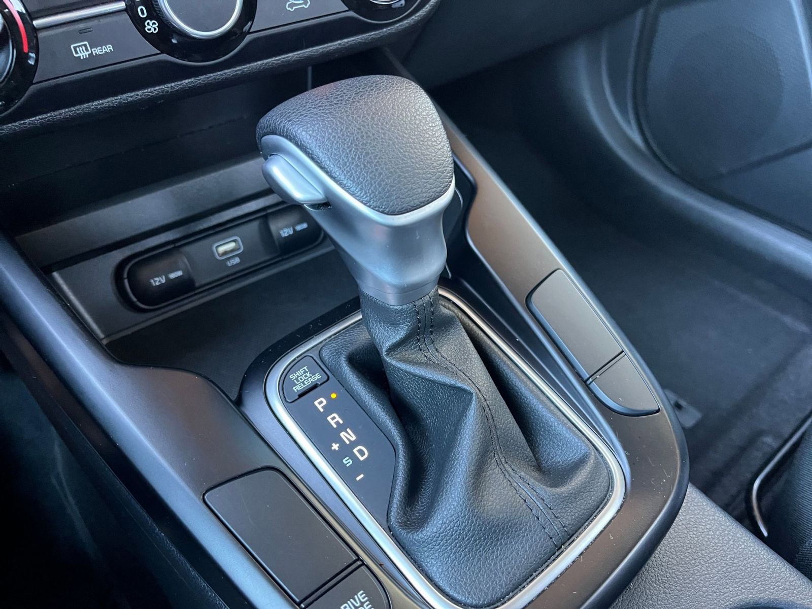 Used 2025 Kia Soul LX w/ LX Technology Package FWD image 41