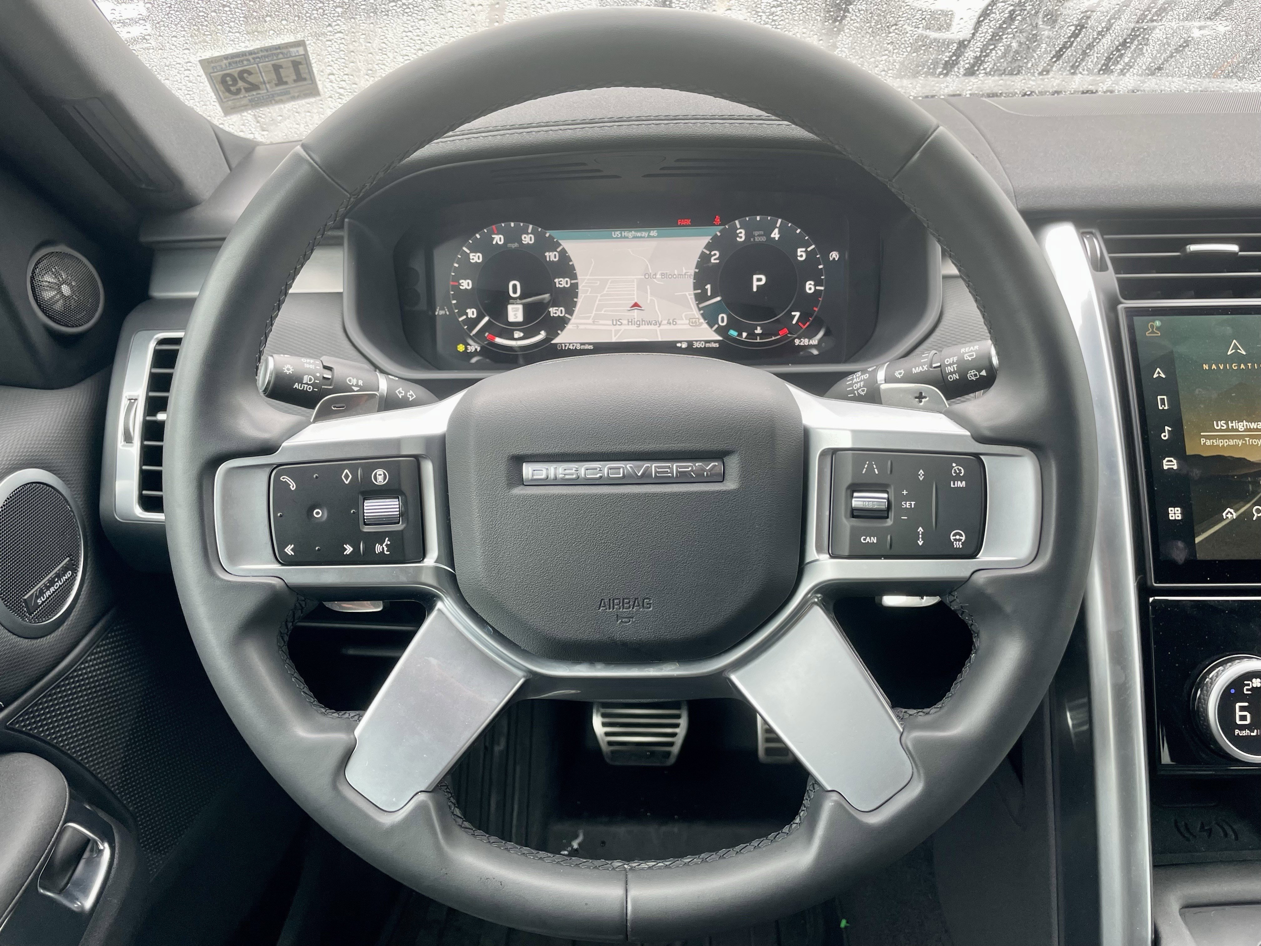 Certified 2024 Land Rover Discovery Dynamic SE image 21