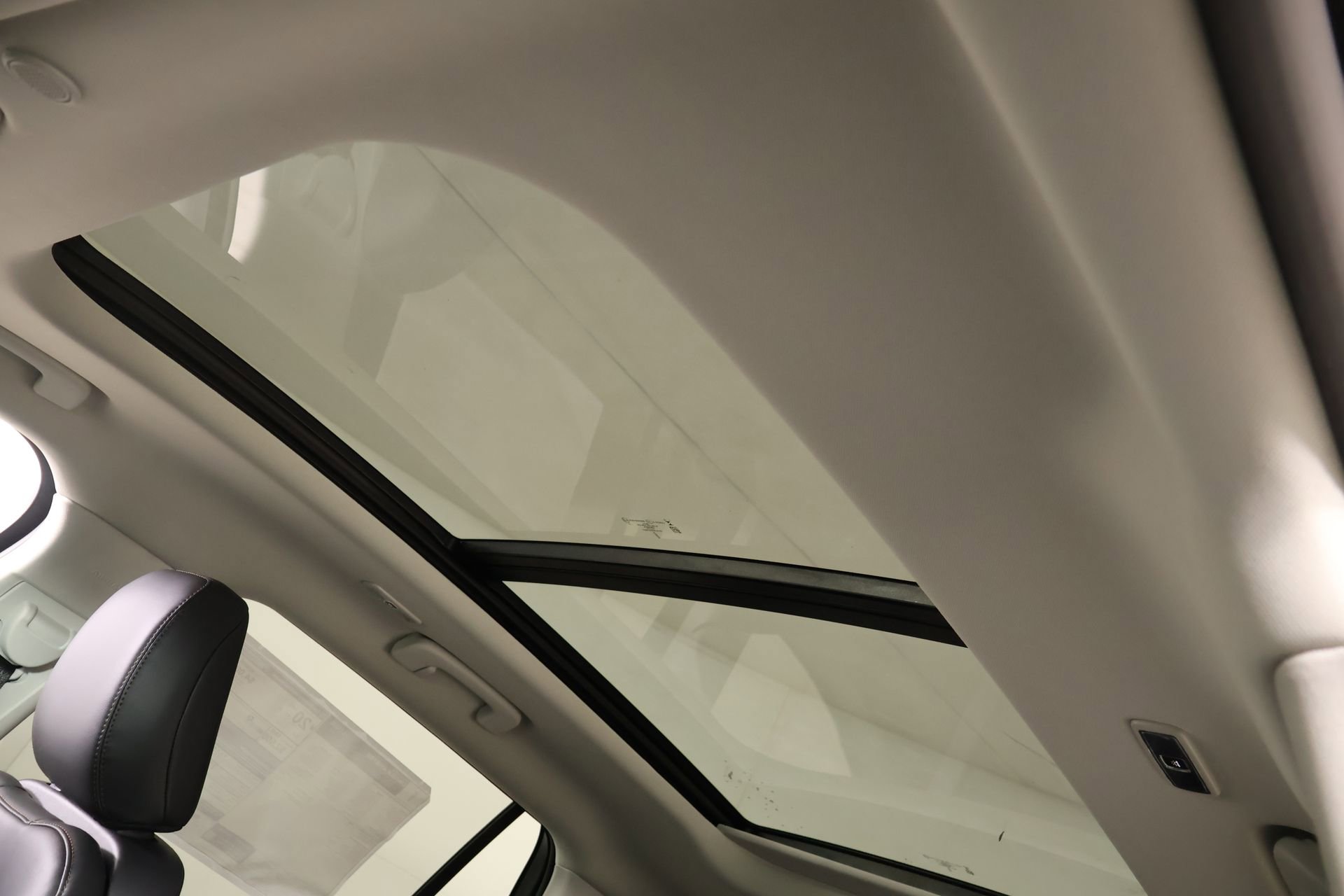 New 2026 Lincoln Aviator AWD image 16