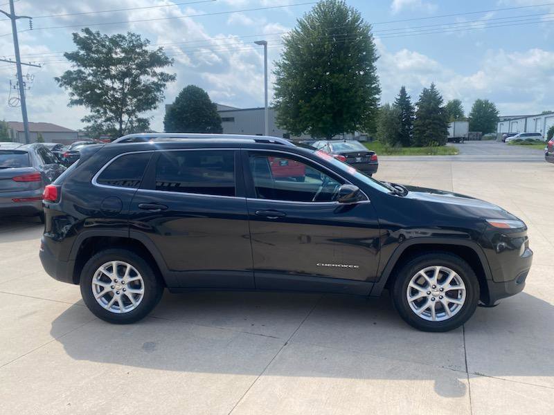 Used 2015 Jeep Cherokee Latitude AWD/4WD image 4