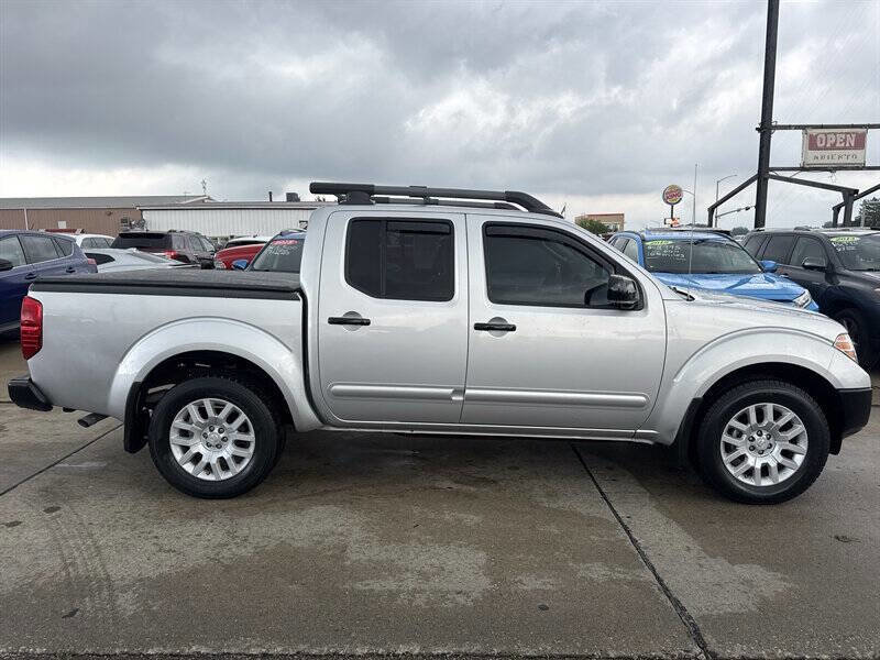 Used 2010 Nissan Frontier LE w/ LE Value Truck Pkg AWD/4WD image 9