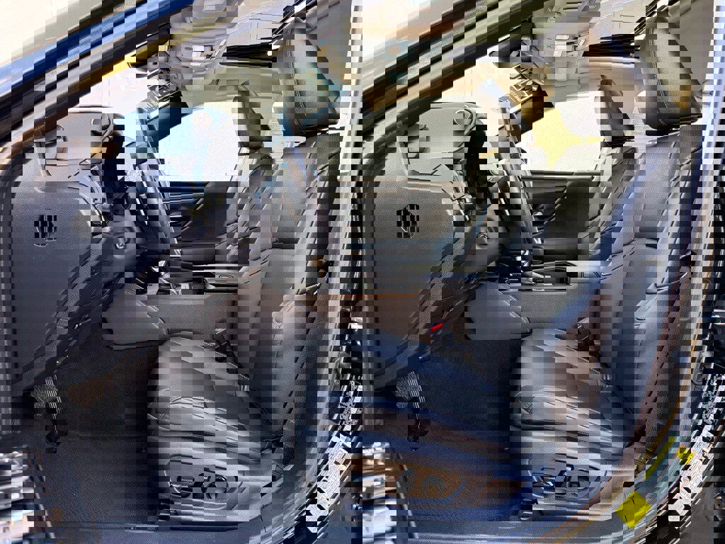 Certified 2025 Lexus ES 300h w/ Premium Package image 16